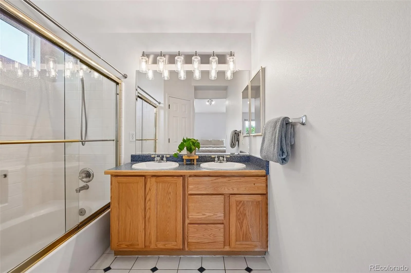 5277 S Malaya Way Aurora CO 80015 | MLS #REC4202940 08112026021344 1600 19