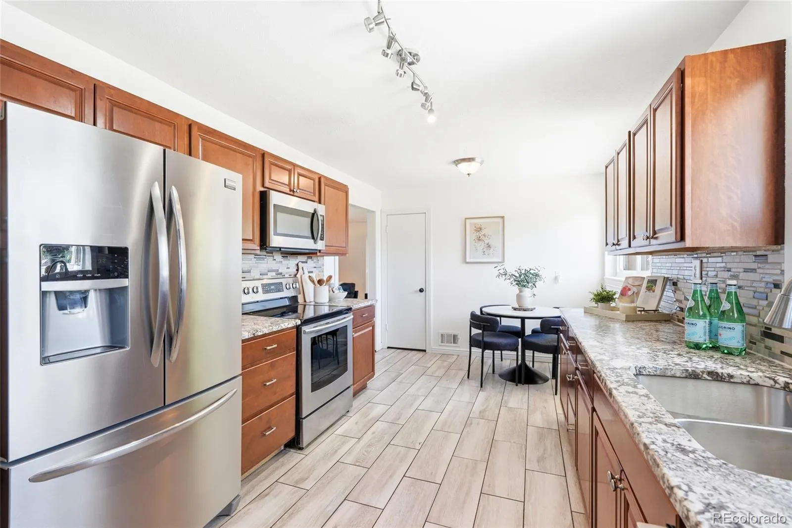 04162026174018 1600 10