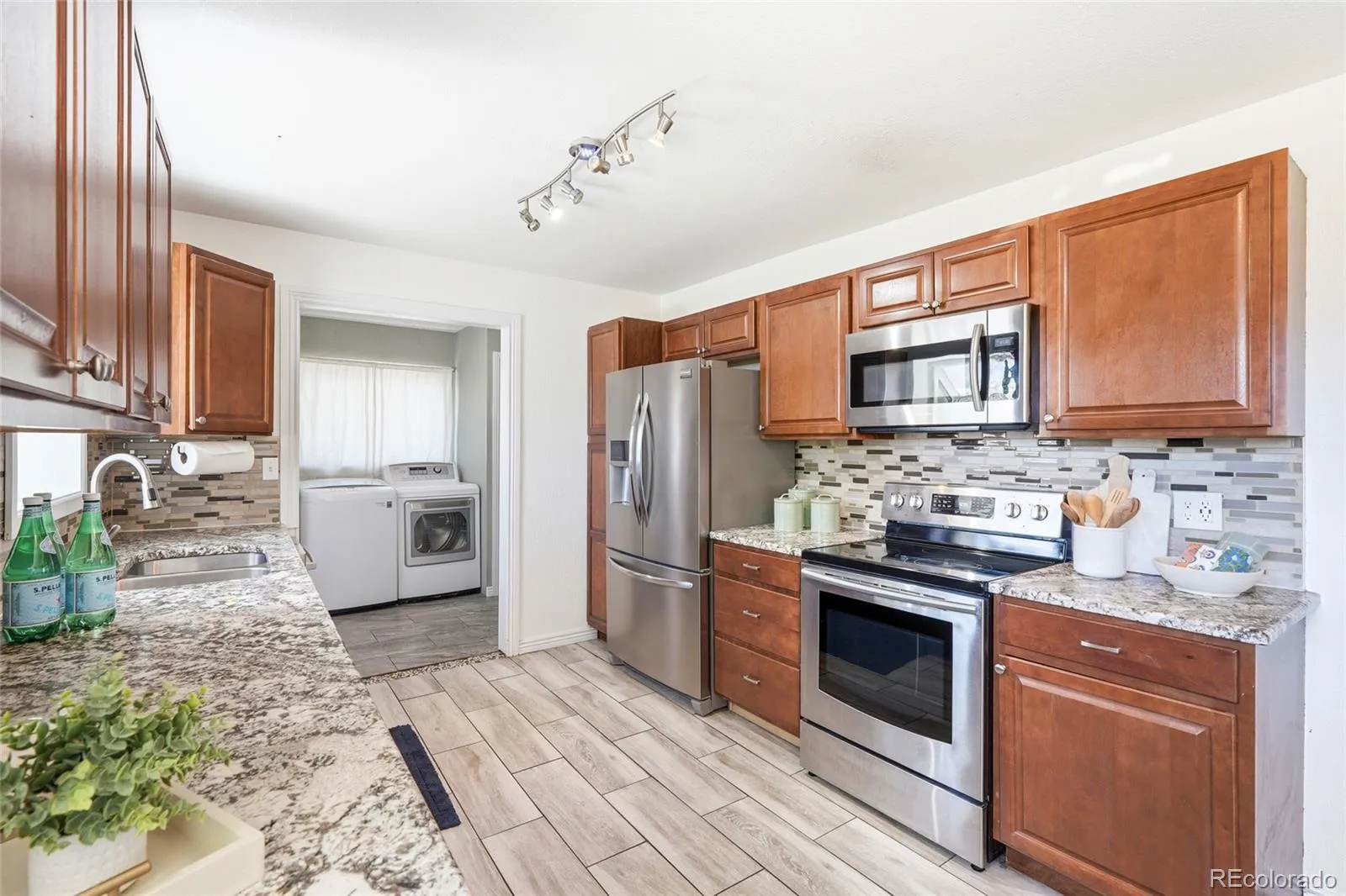 04162026174018 1600 7