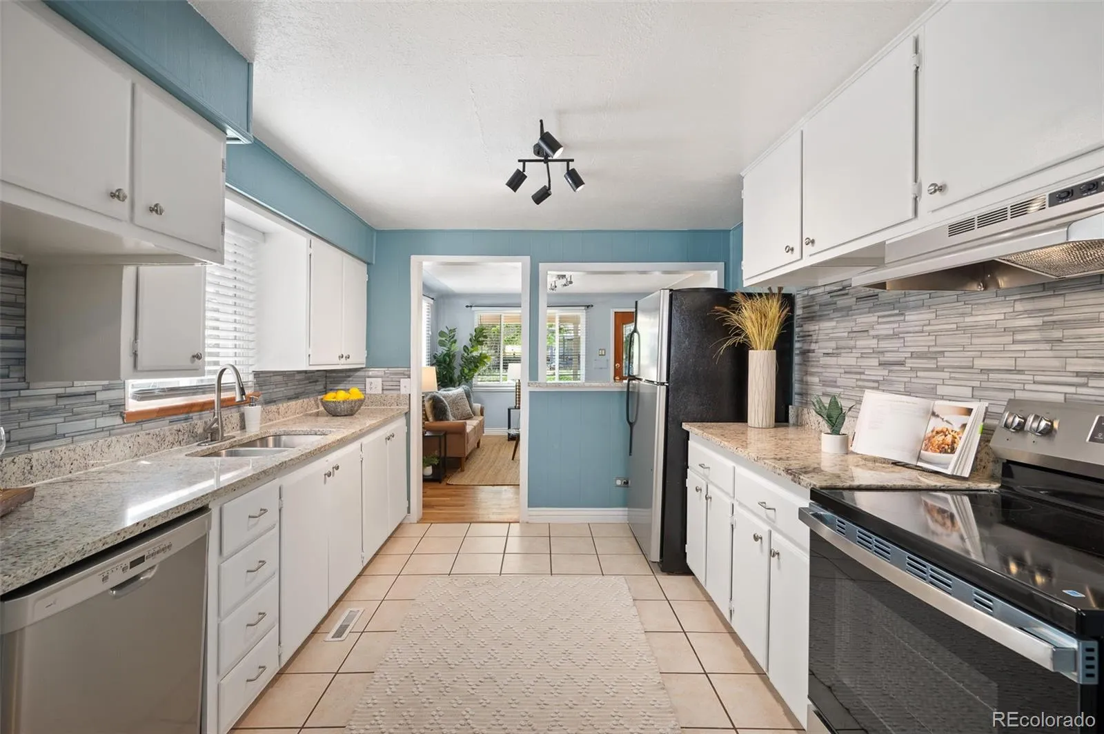 4928 Julian Street Denver CO 80221 MLS #REC4204967 05142026125040 1600 6