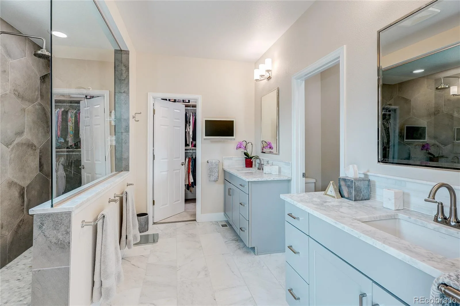 7214 S Shady Grove Court Aurora CO 80016 | MLS #REC4205488 08022026163511 1600 20