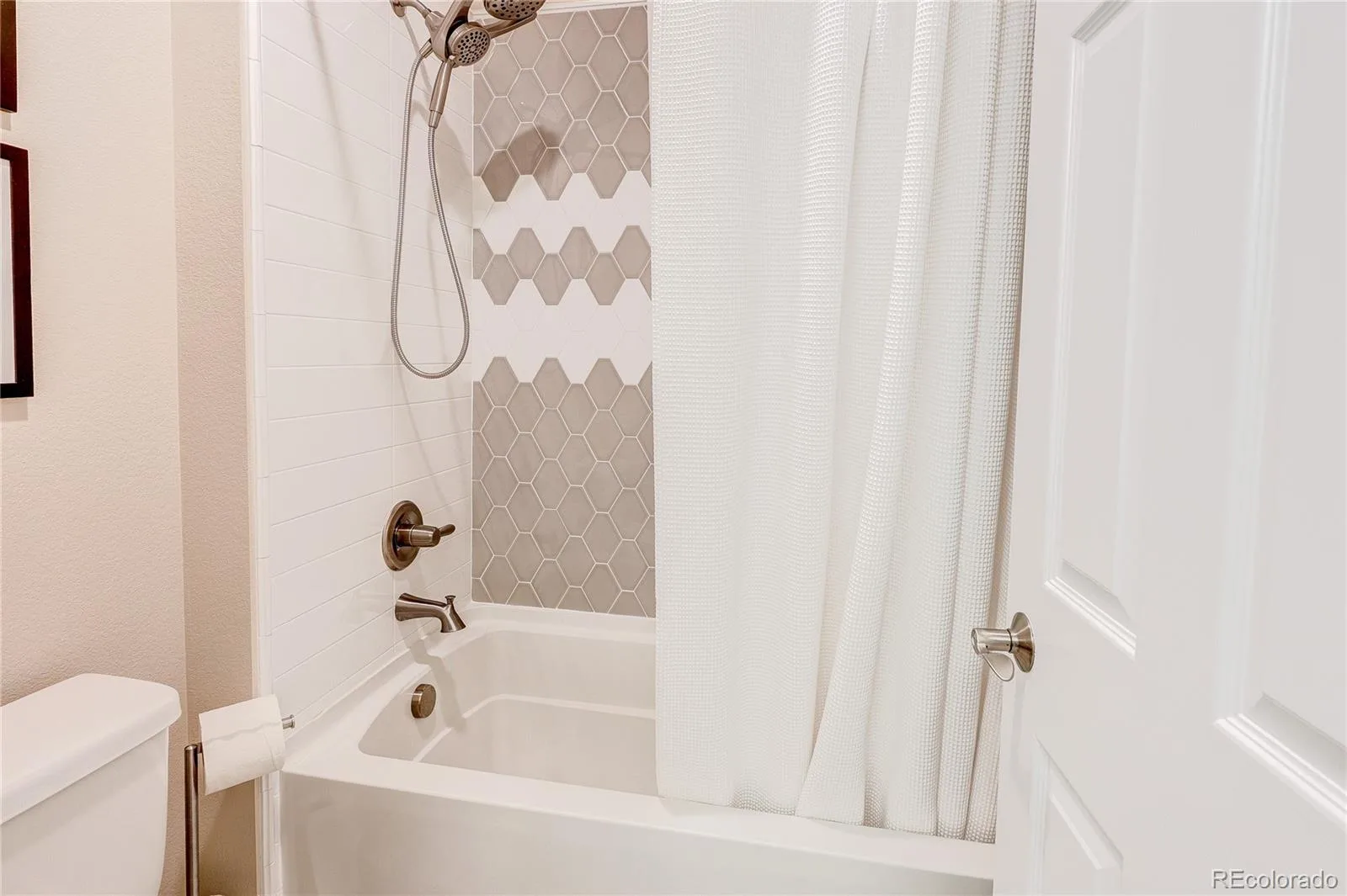 7214 S Shady Grove Court Aurora CO 80016 | MLS #REC4205488 08022026163511 1600 27