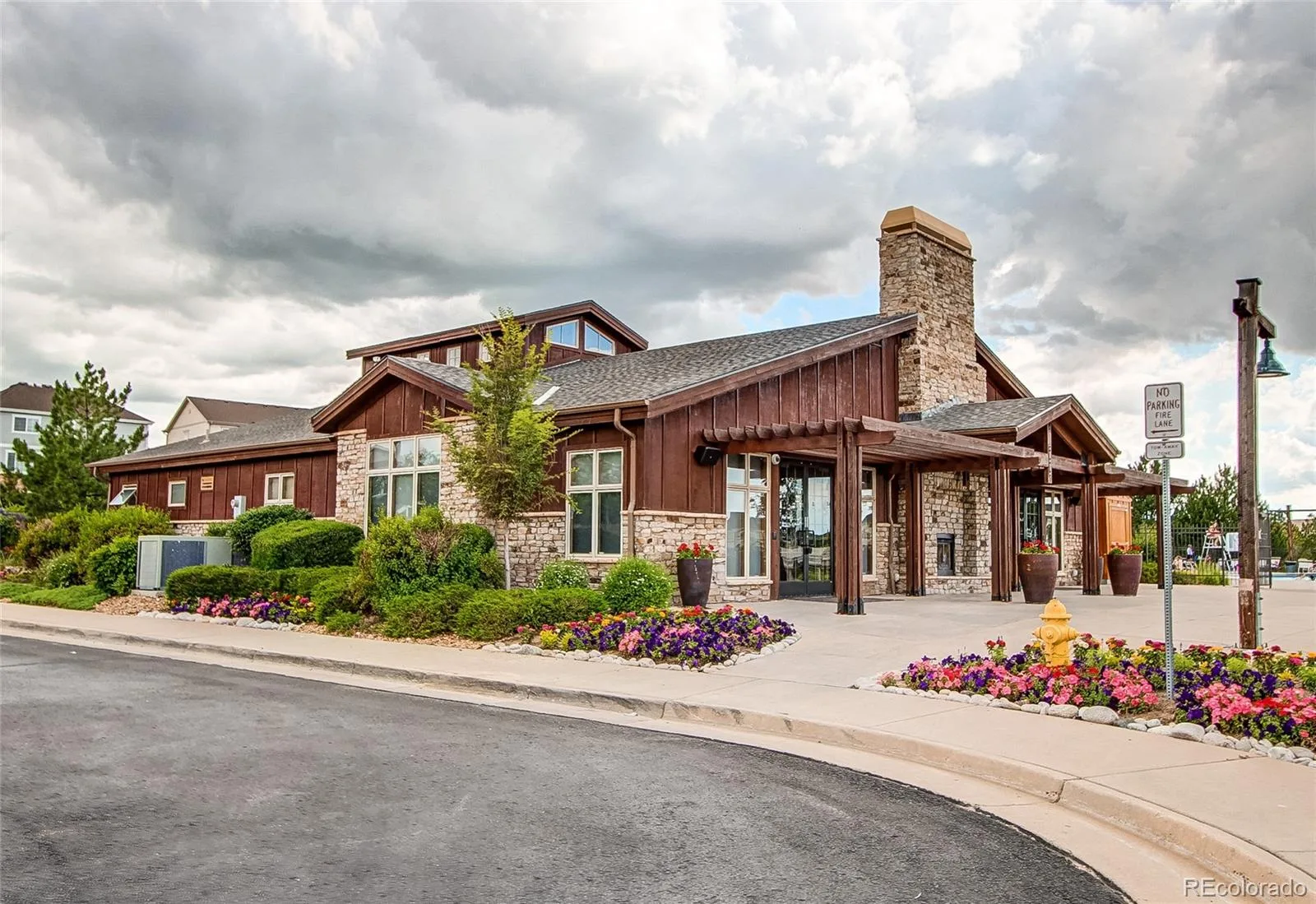 7214 S Shady Grove Court Aurora CO 80016 | MLS #REC4205488 08022026163511 1600 45