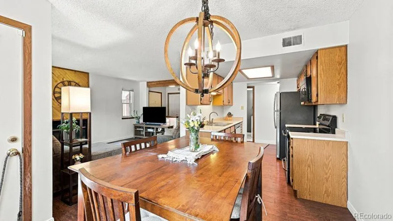 540 S Forest Street #10-103 #10 Denver CO 80246 | MLS #REC4206102 08062026212042 800 8