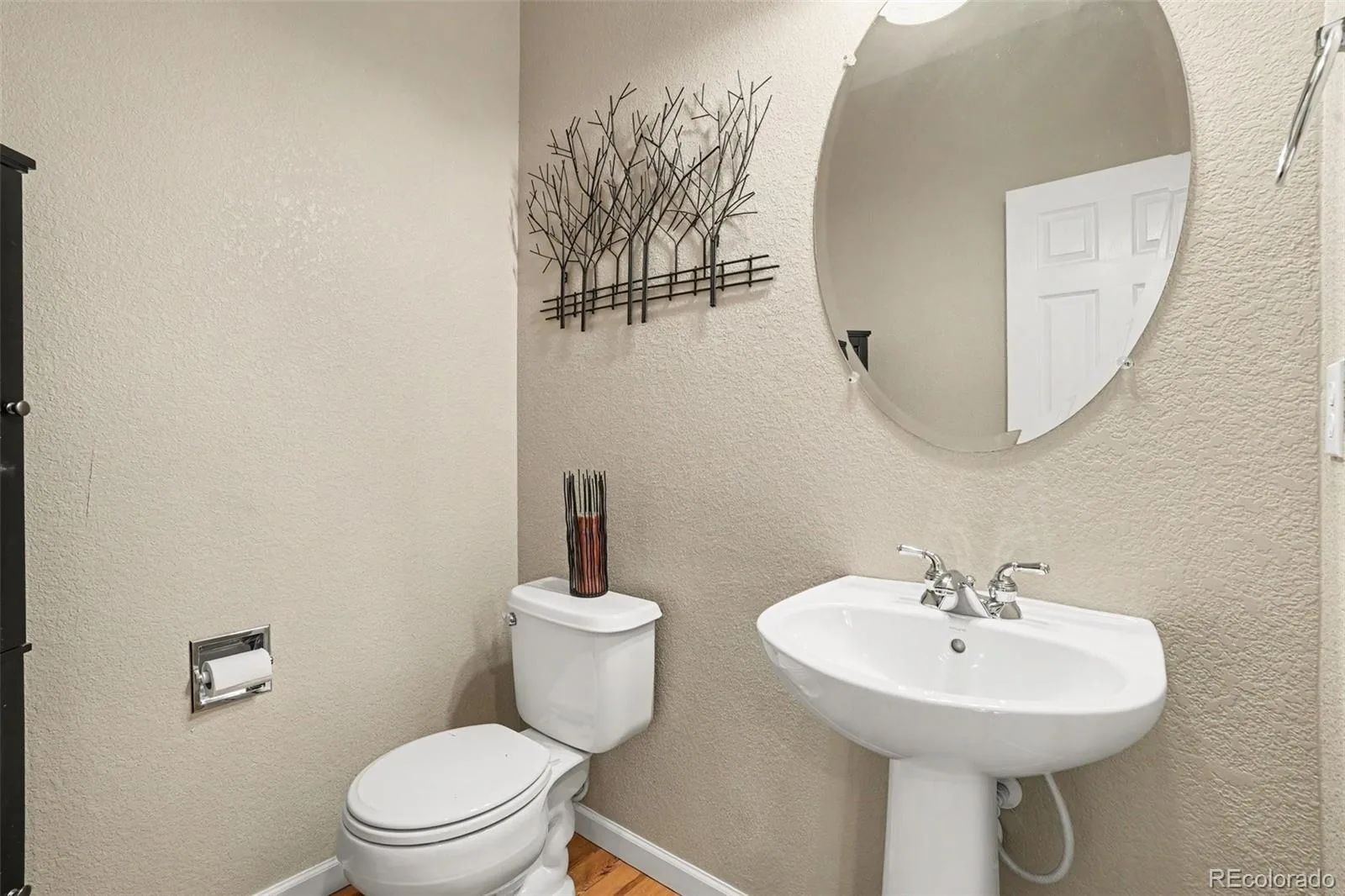 26121 E Orchard Drive Aurora CO 80016 | MLS #REC4207397 10122026150639 1600 17