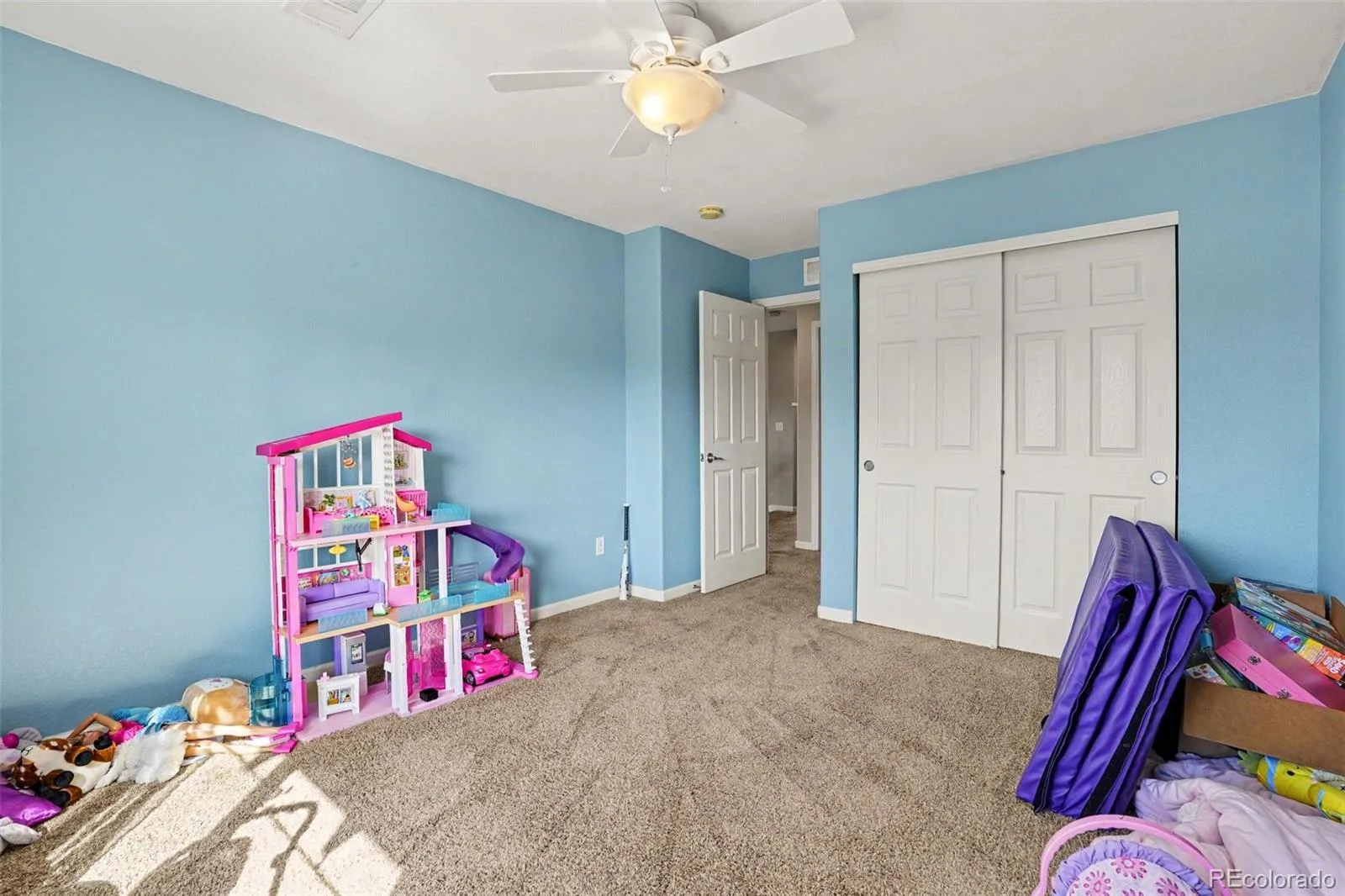 26121 E Orchard Drive Aurora CO 80016 | MLS #REC4207397 10122026150639 1600 29