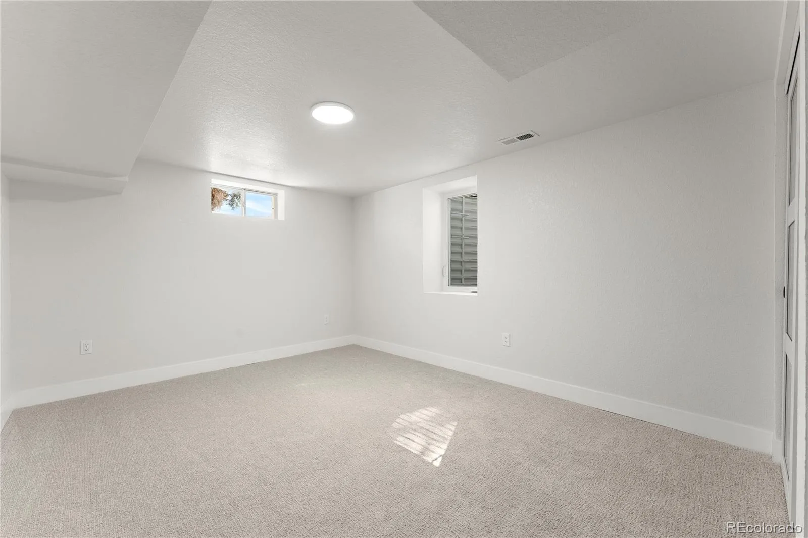3015 Quebec Street Denver CO 80207 | MLS #REC4208129 10062026034451 1600 33