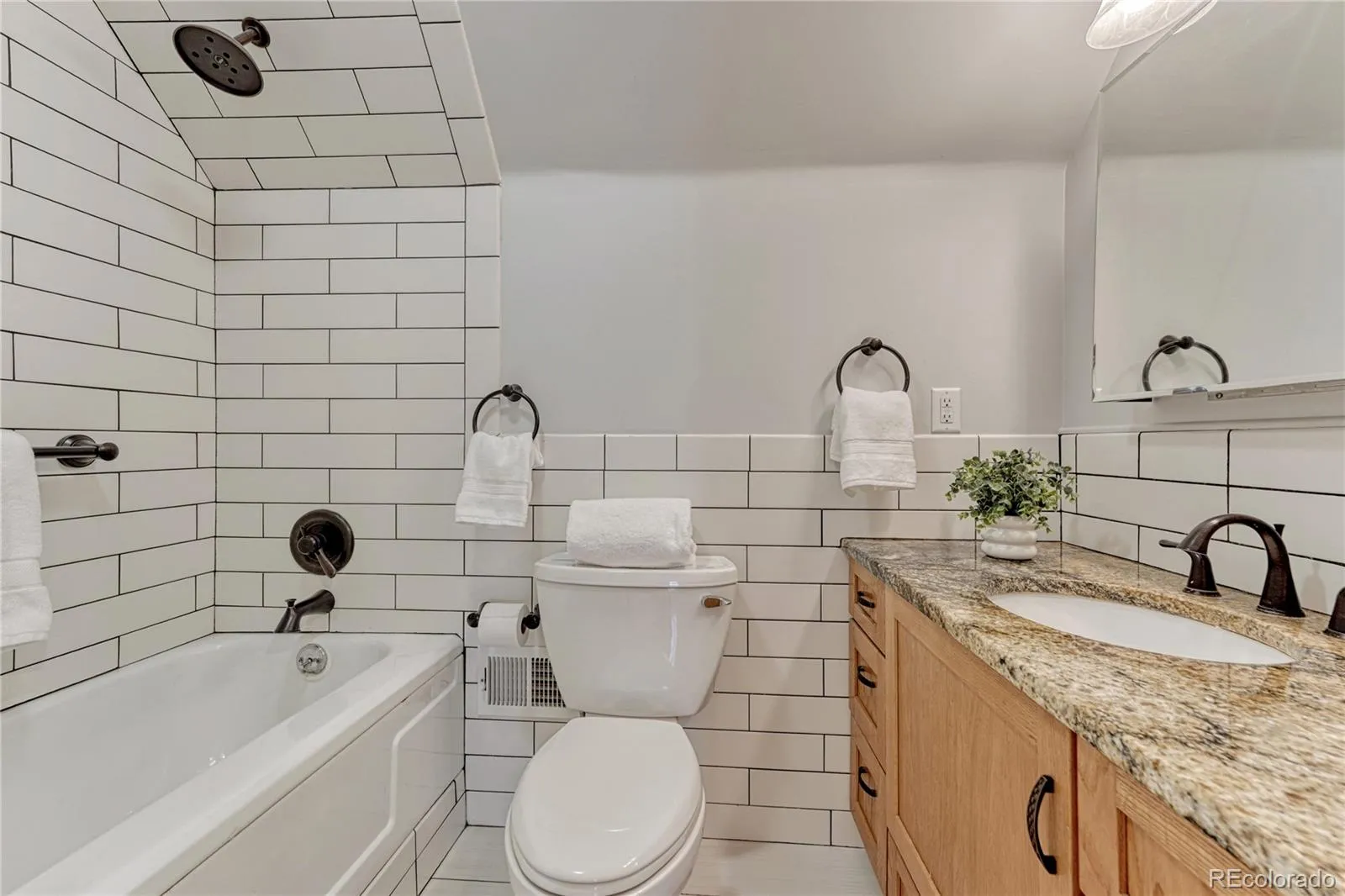 04142026034944 1600 24