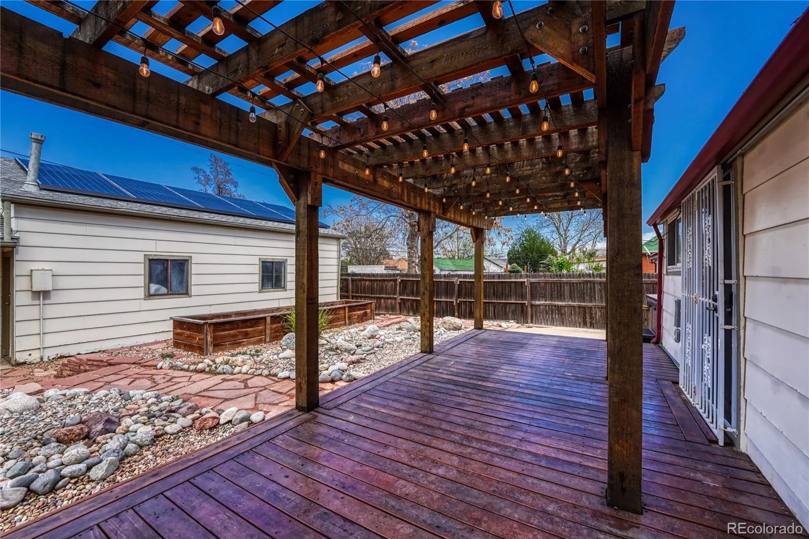 04142026034944 1600 32