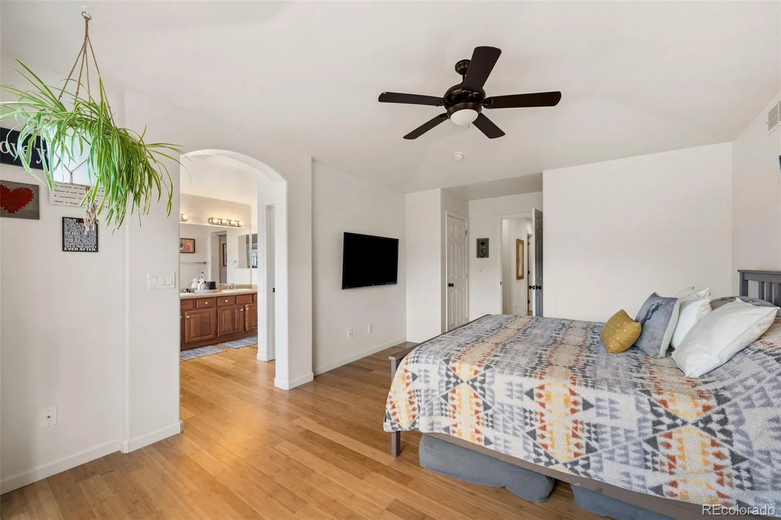 23641 E Whitaker Drive Aurora CO 80016 MLS #REC4208386 04272026225534 1600 22