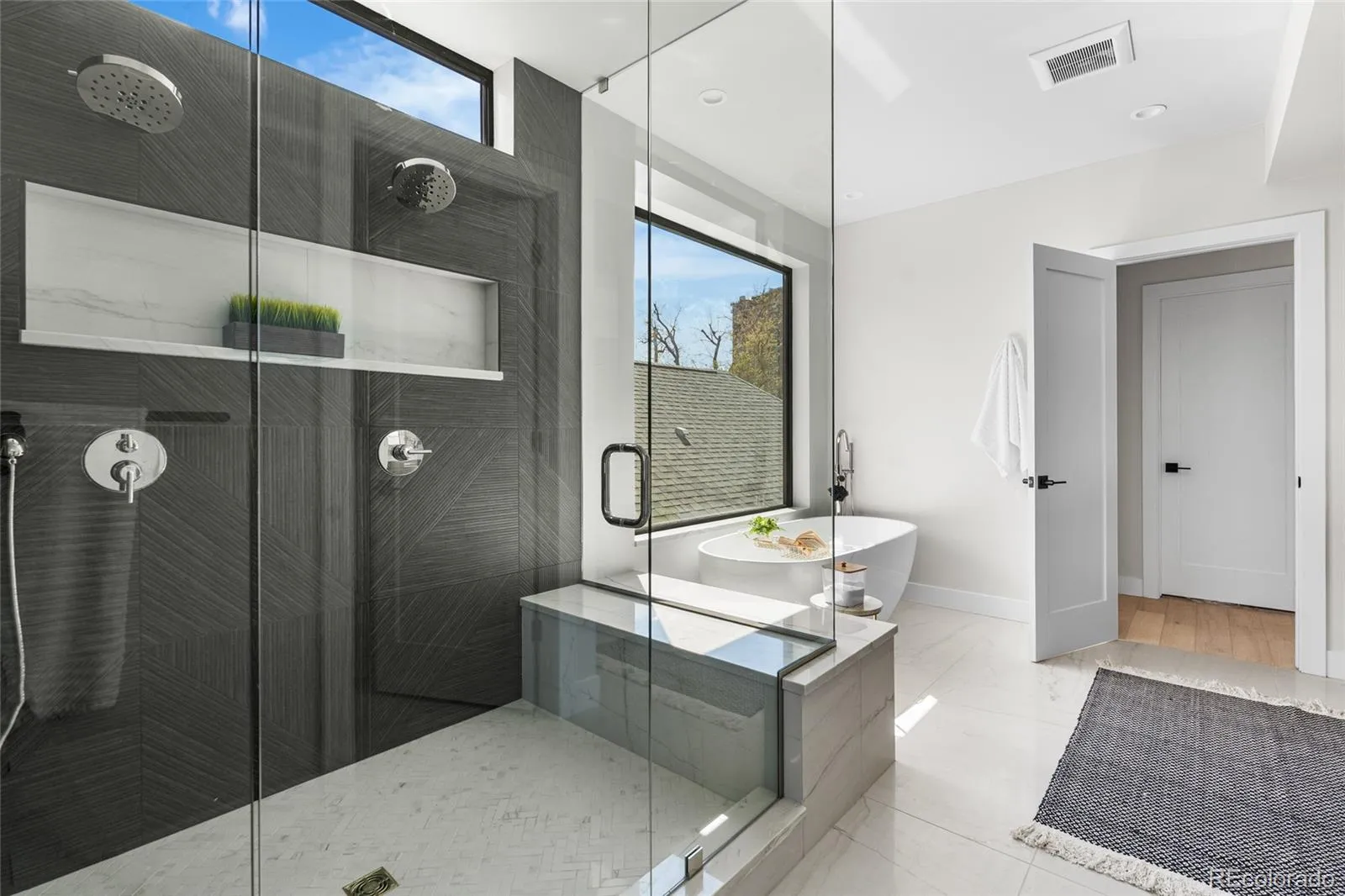 04092026223541 1600 21