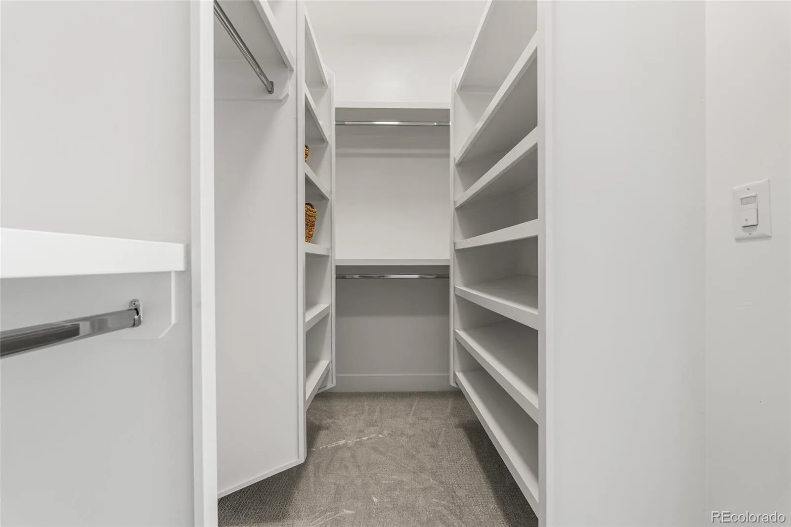 04092026223541 1600 24