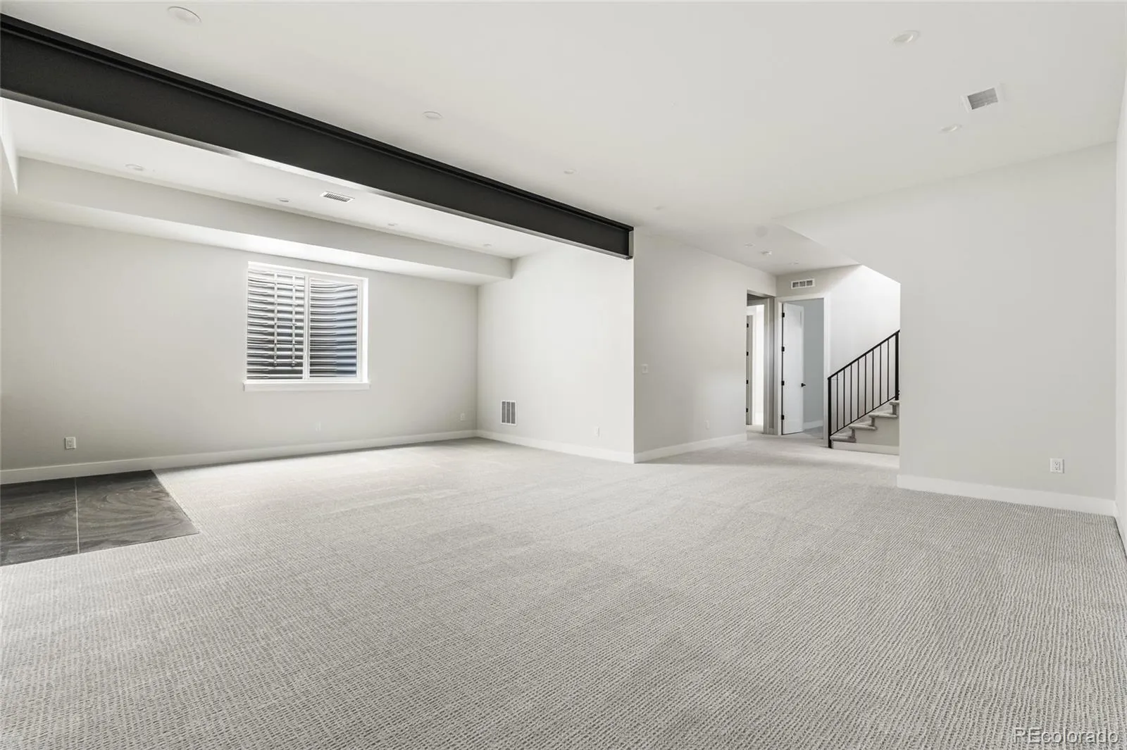 04092026223541 1600 33