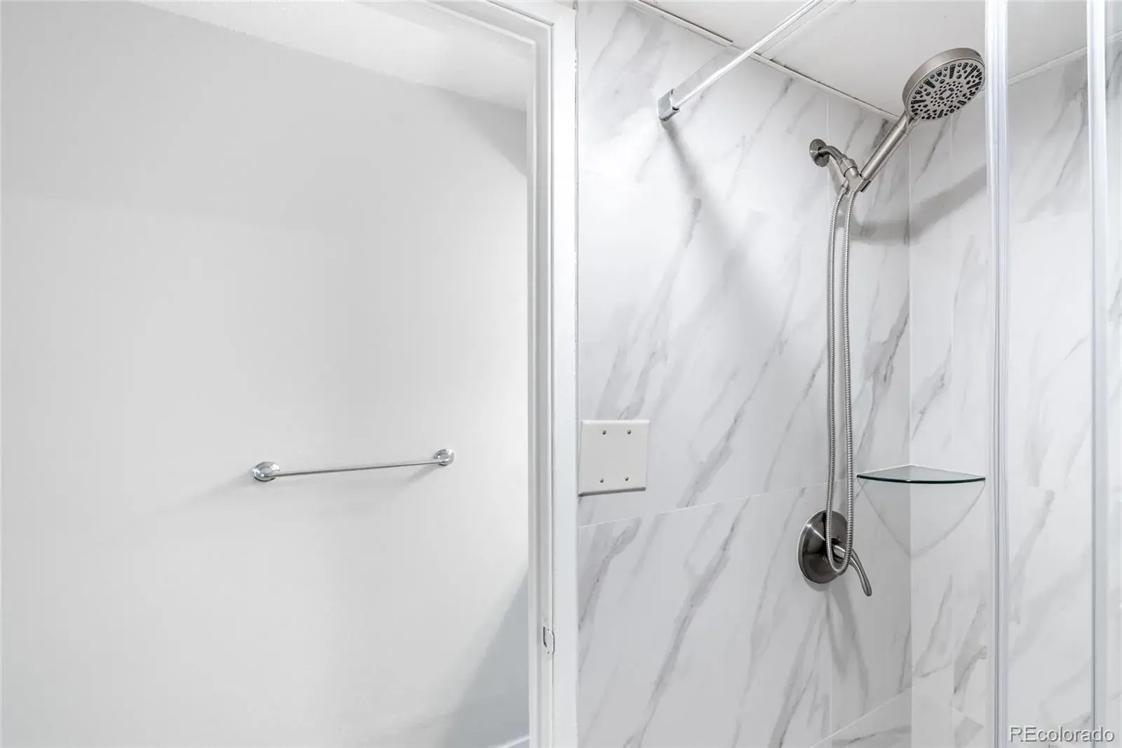 2231 S Vaughn Way #118B Aurora CO 80014 MLS #REC4210370 12182025013510 1600 10
