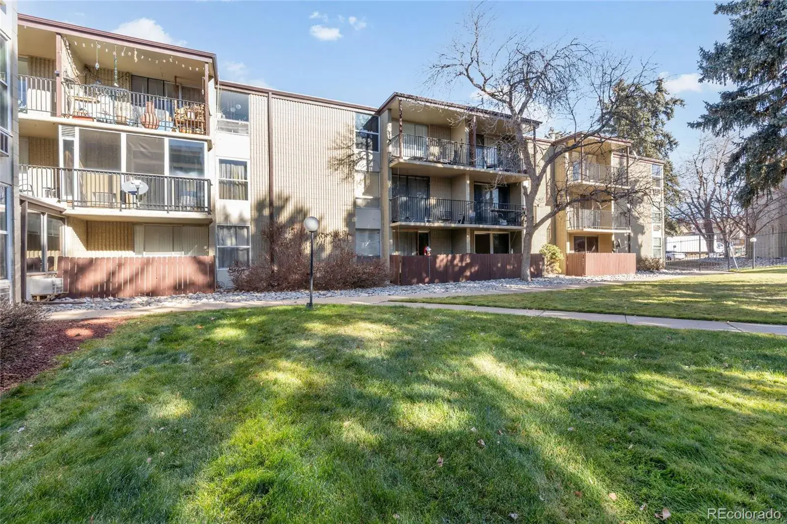 2231 S Vaughn Way #118B Aurora CO 80014 MLS #REC4210370 12182025013510 1600 29