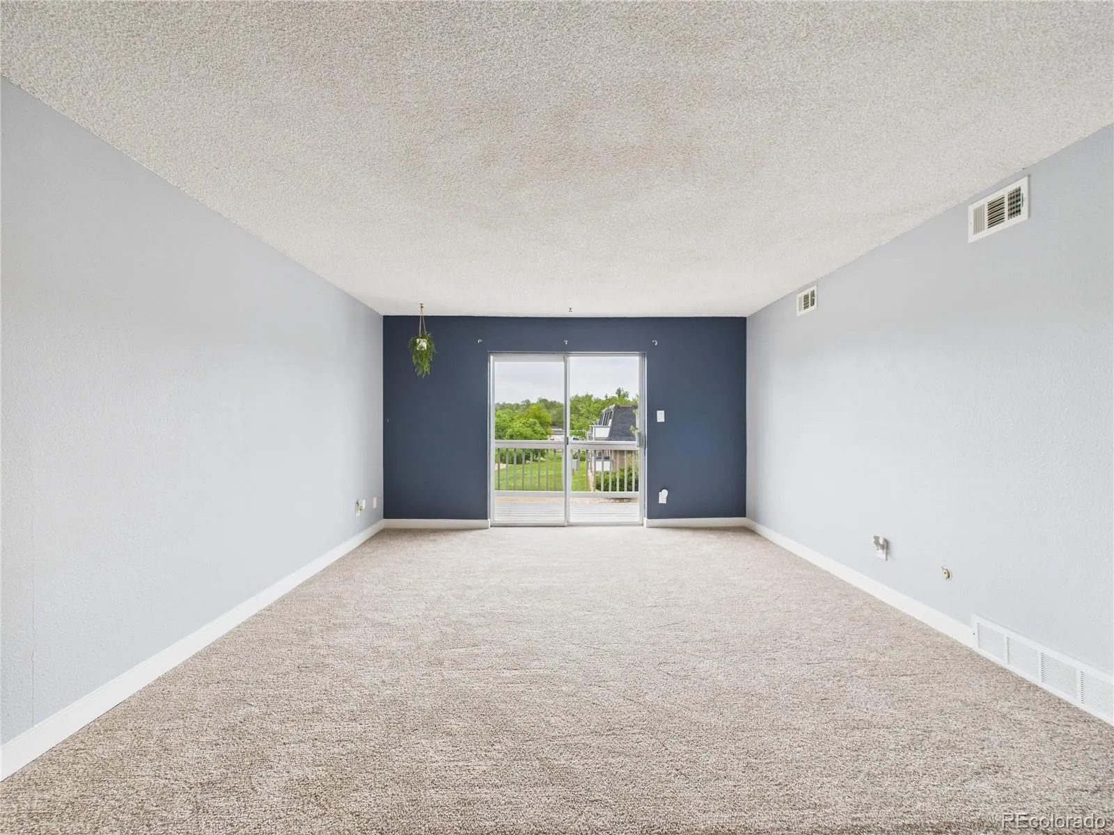 190 E Highline Circle #302 Centennial CO 80122 MLS #REC4212003 05192026202516 1600 1