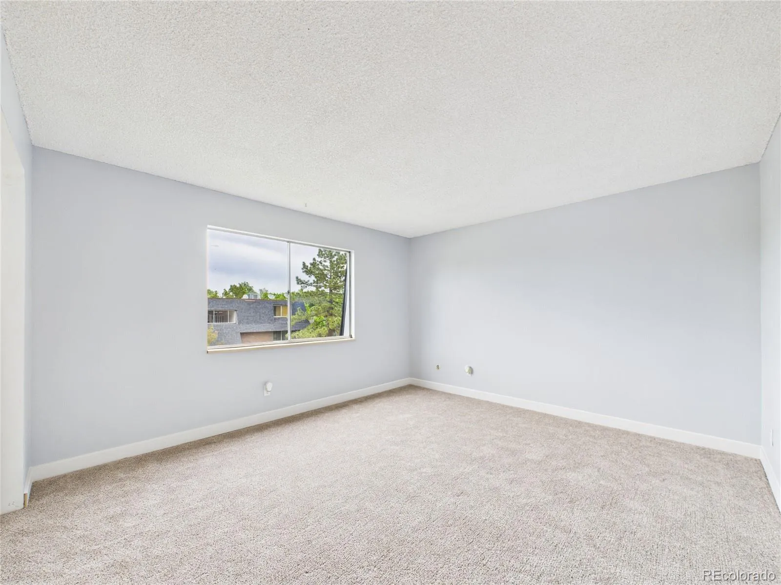 190 E Highline Circle #302 Centennial CO 80122 MLS #REC4212003 05192026202516 1600 16