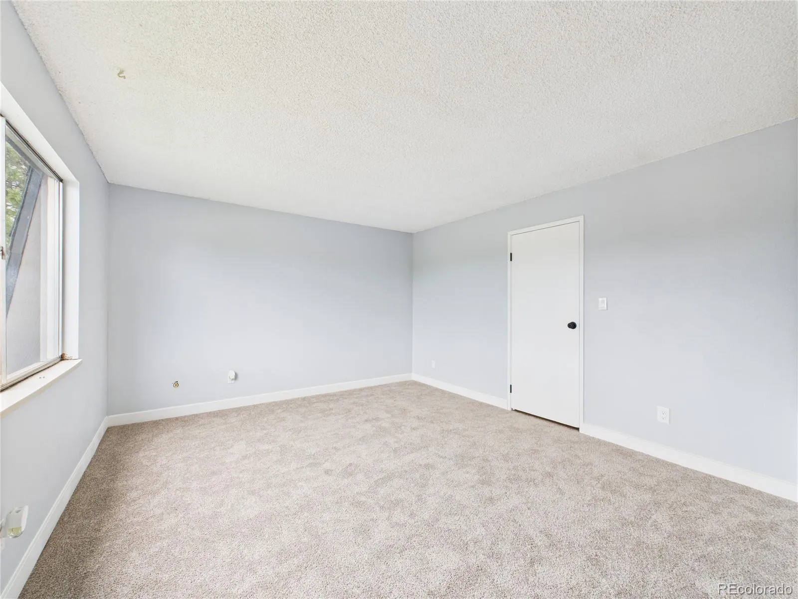 190 E Highline Circle #302 Centennial CO 80122 MLS #REC4212003 05192026202516 1600 17