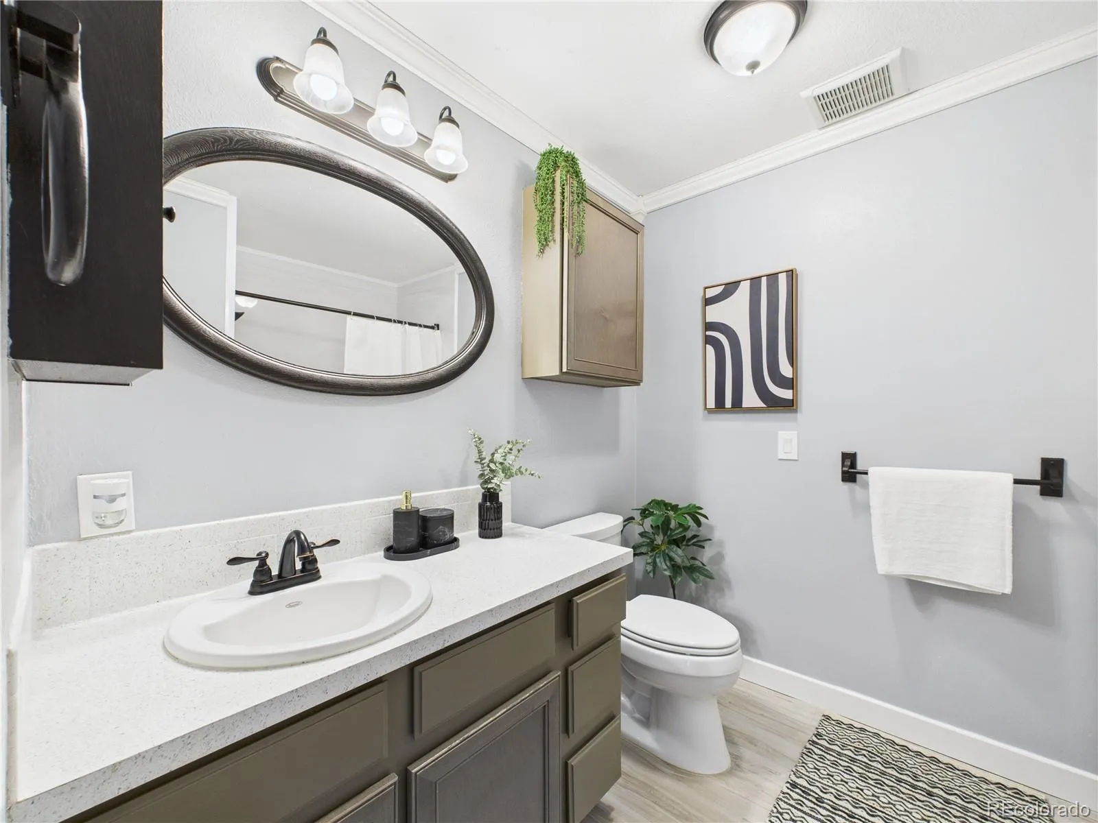 190 E Highline Circle #302 Centennial CO 80122 MLS #REC4212003 05192026202516 1600 23