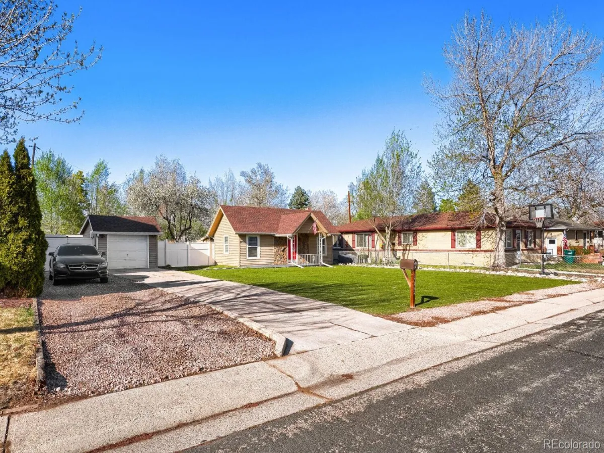 2263 W Parkhill Avenue Littleton CO 80120 MLS #REC4214140 05182026194749 1200 4