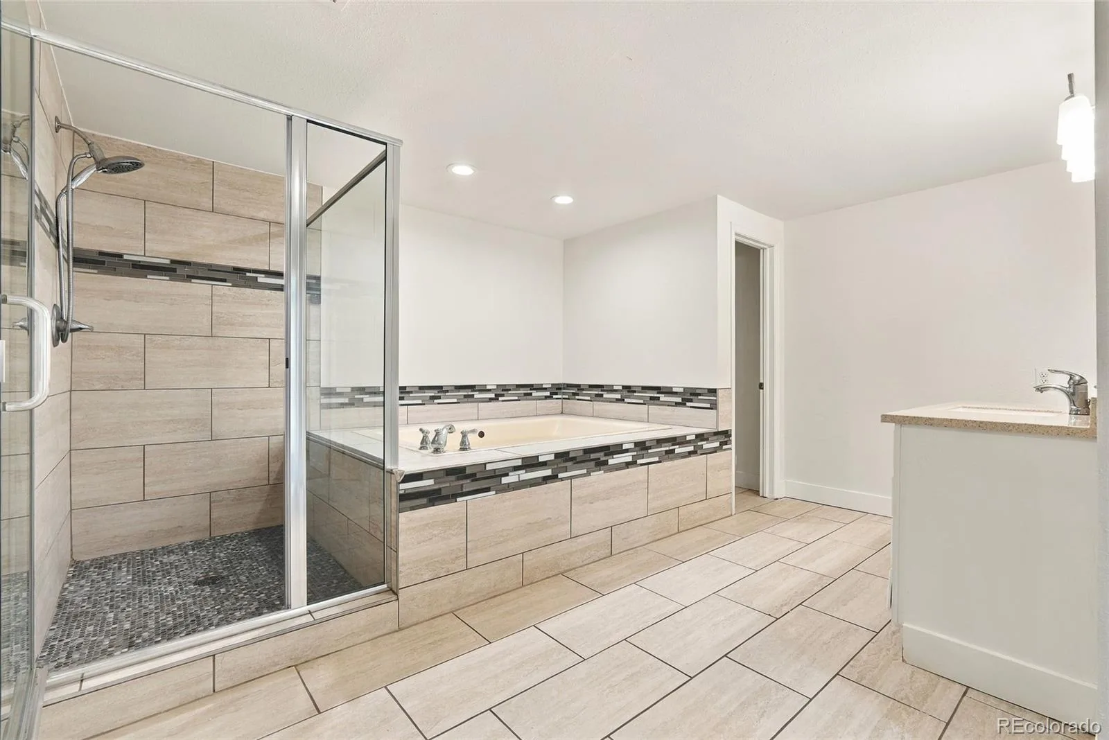 5070 S Olathe Centennial CO 80015 | MLS #REC4217448 10012026155457 1600 41