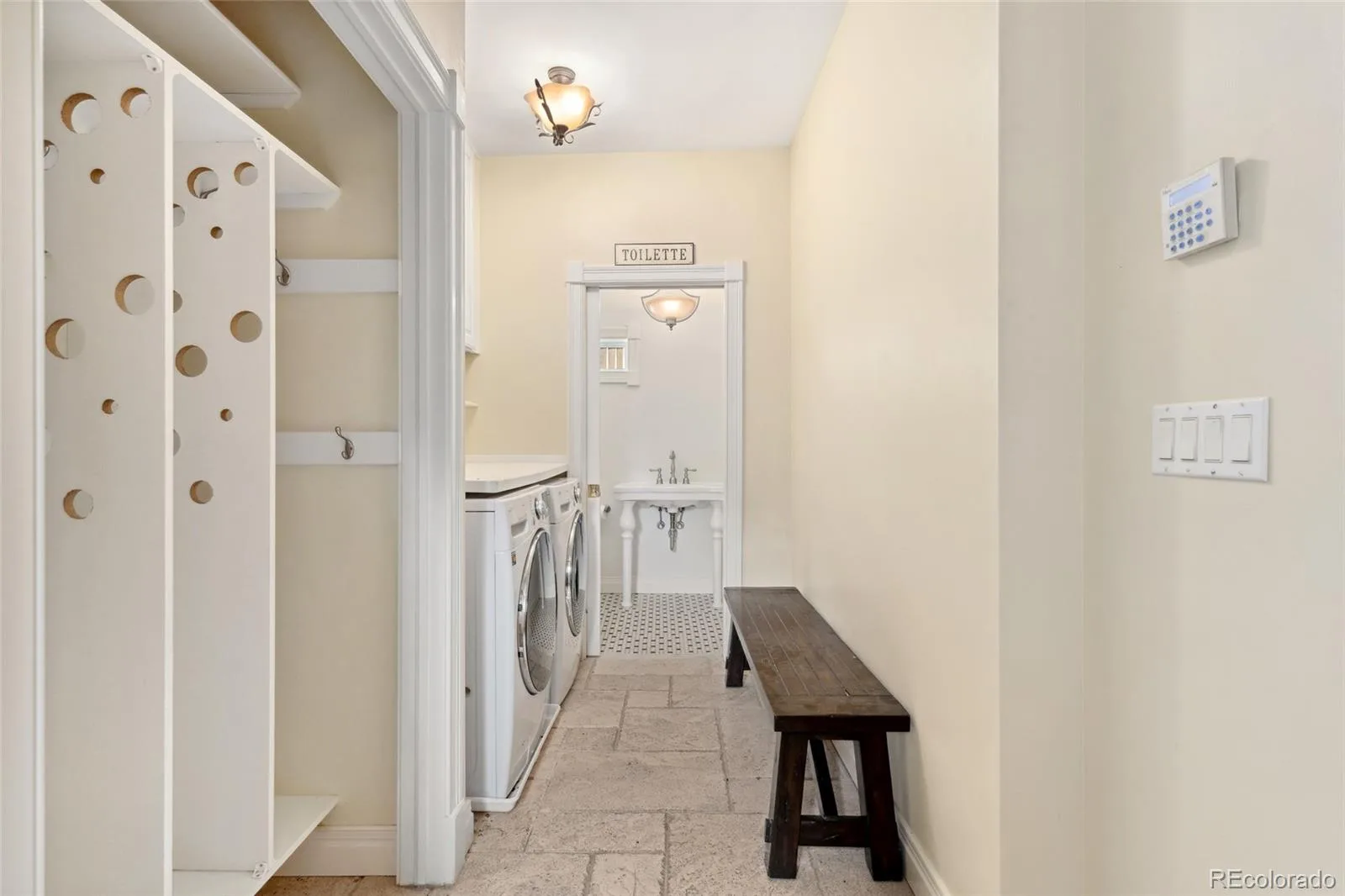 6901 E 12th Avenue Denver CO 80220 | MLS #REC4217728 08242026202145 1600 23