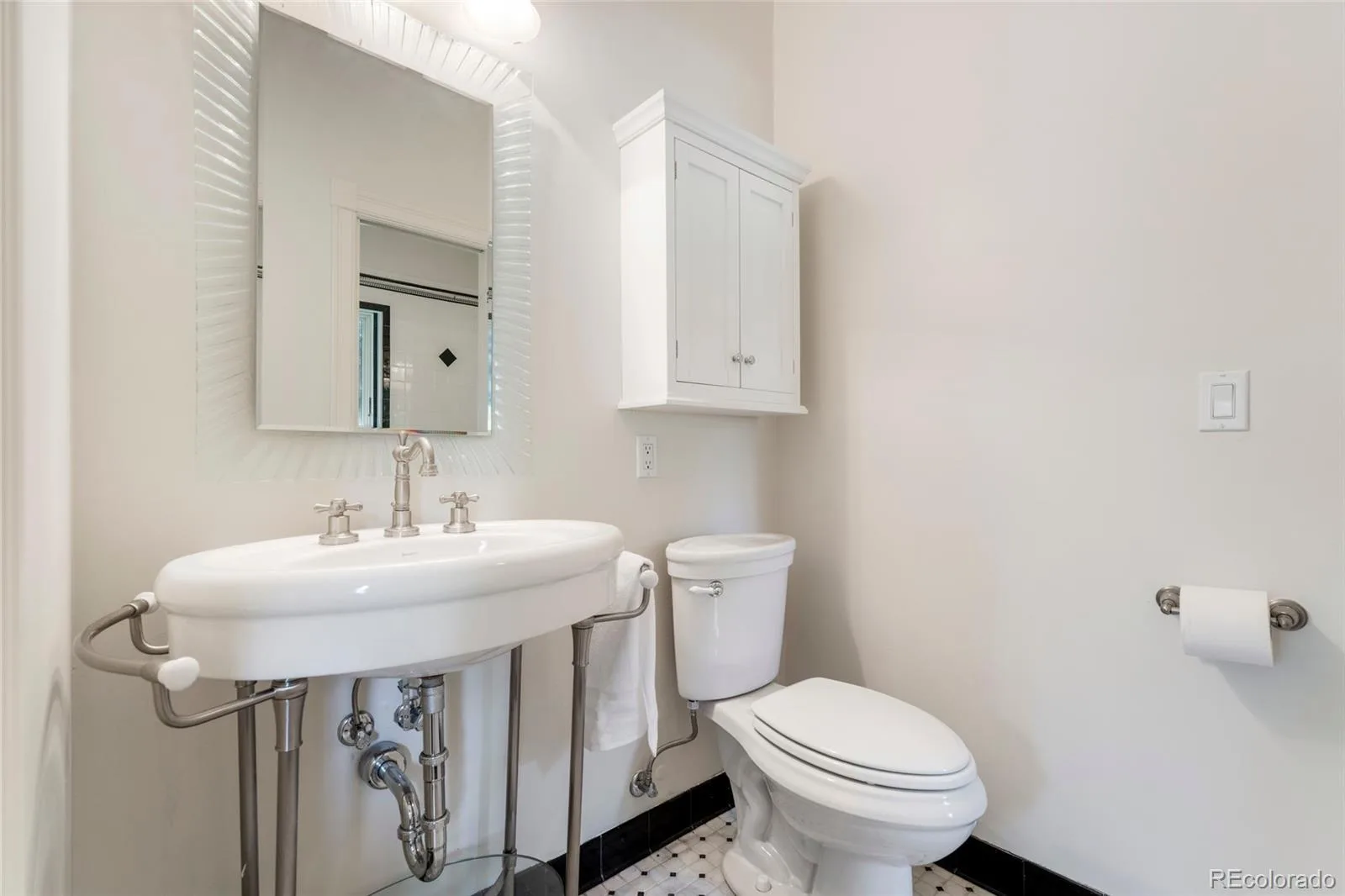 6901 E 12th Avenue Denver CO 80220 | MLS #REC4217728 08242026202145 1600 27