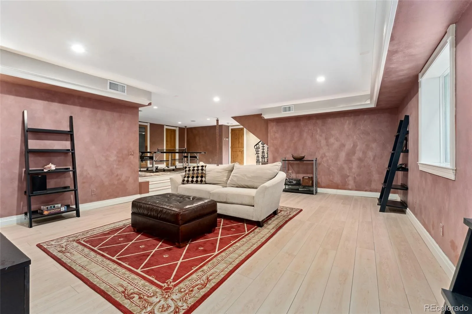 6901 E 12th Avenue Denver CO 80220 | MLS #REC4217728 08242026202145 1600 37
