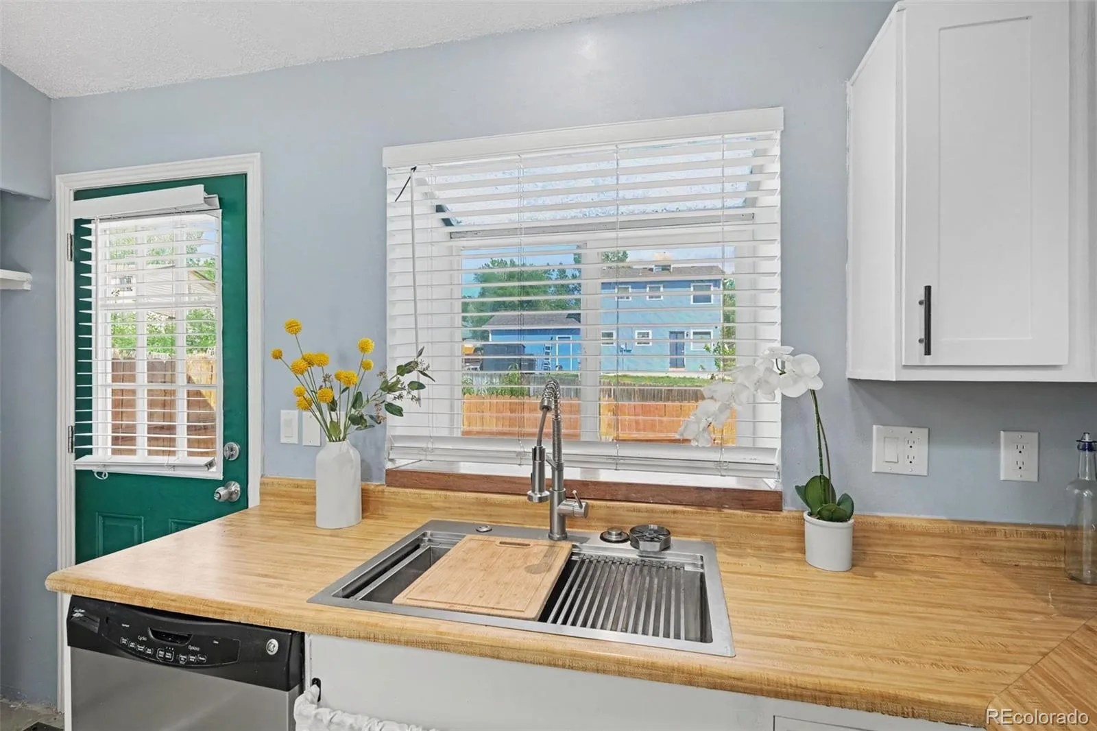 4646 S Dillon Court #A Aurora CO 80015 | MLS #REC4228250 08202026234413 1600 13