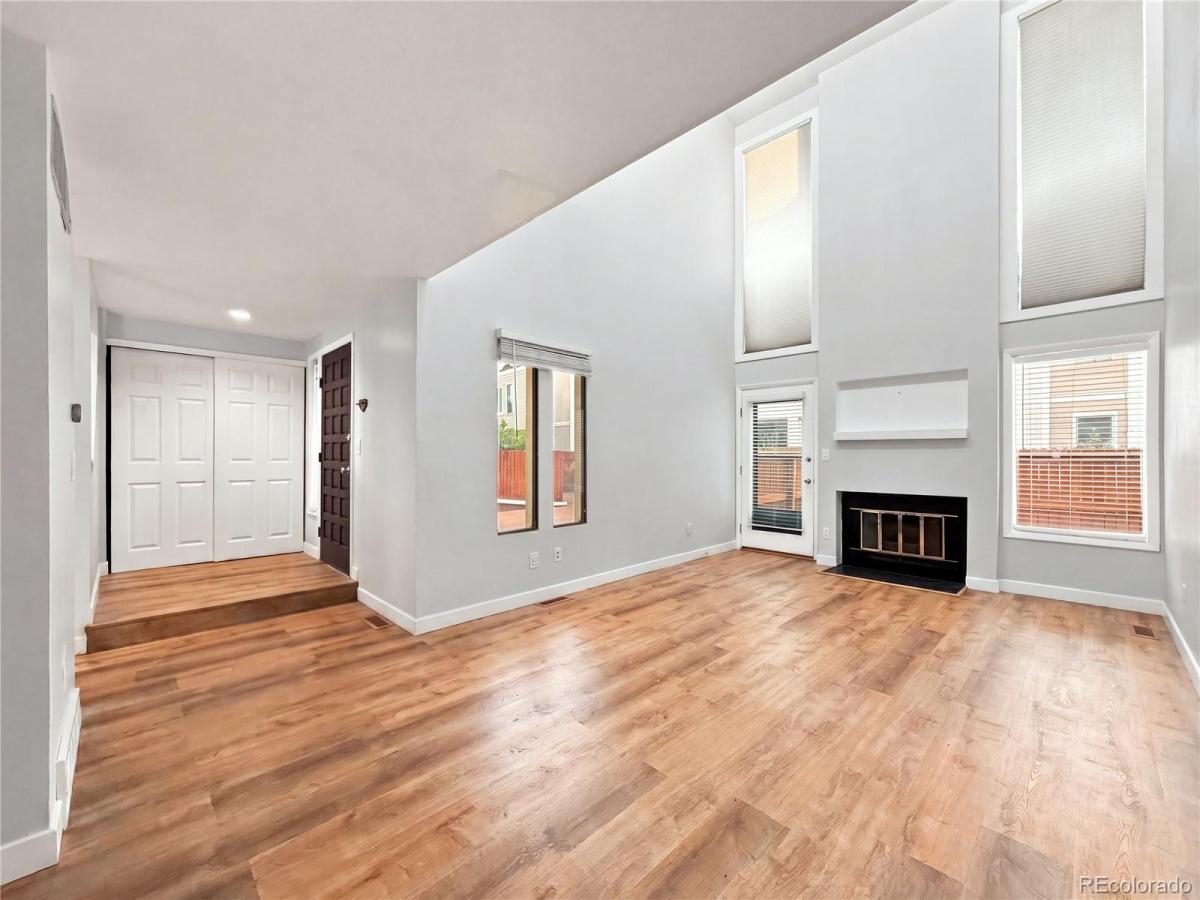 1050 S Monaco St Parkway Denver CO 80224 | MLS #REC4230455 MLS #REC4230455 image #0