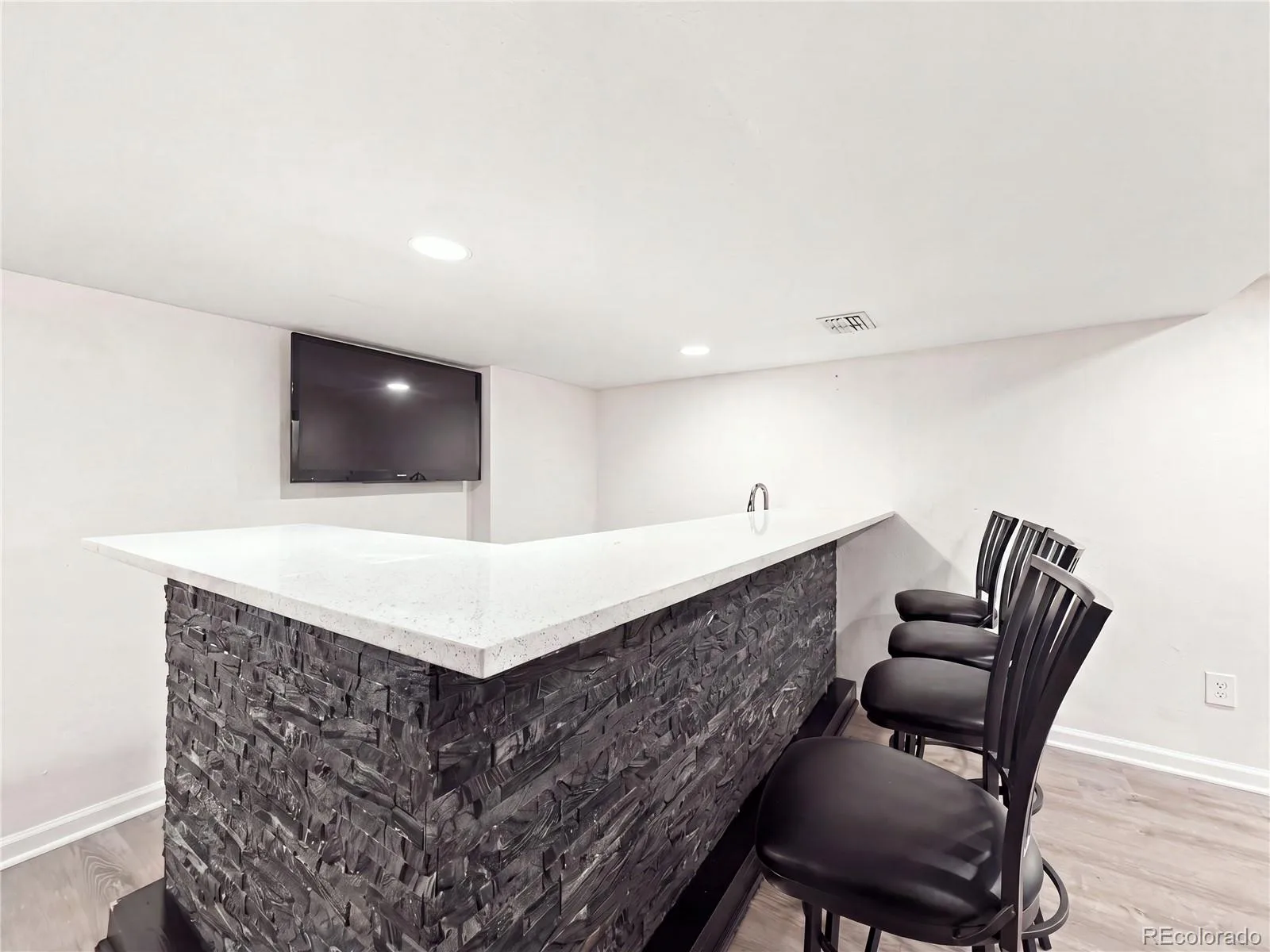1050 S Monaco St Parkway Denver CO 80224 | MLS #REC4230455 10152026061839 1600 22