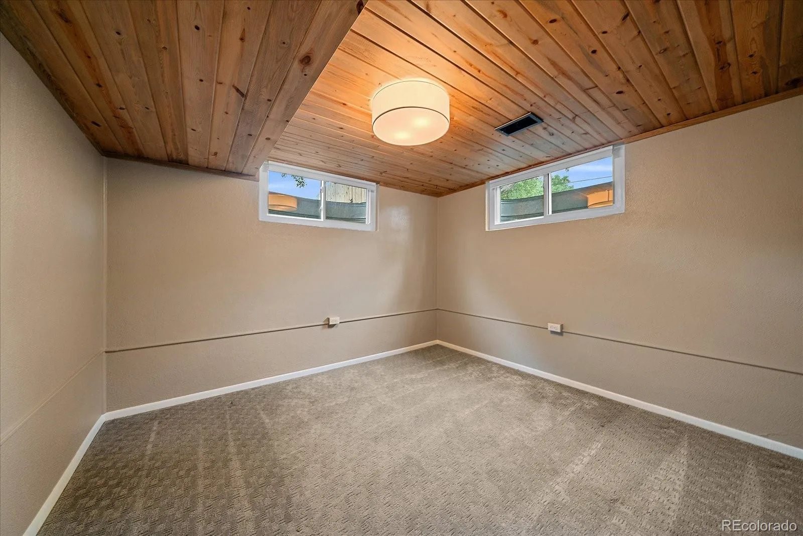 6046 S Valleyview Street Littleton CO 80120 | MLS #REC4231577 08262026210536 1600 21