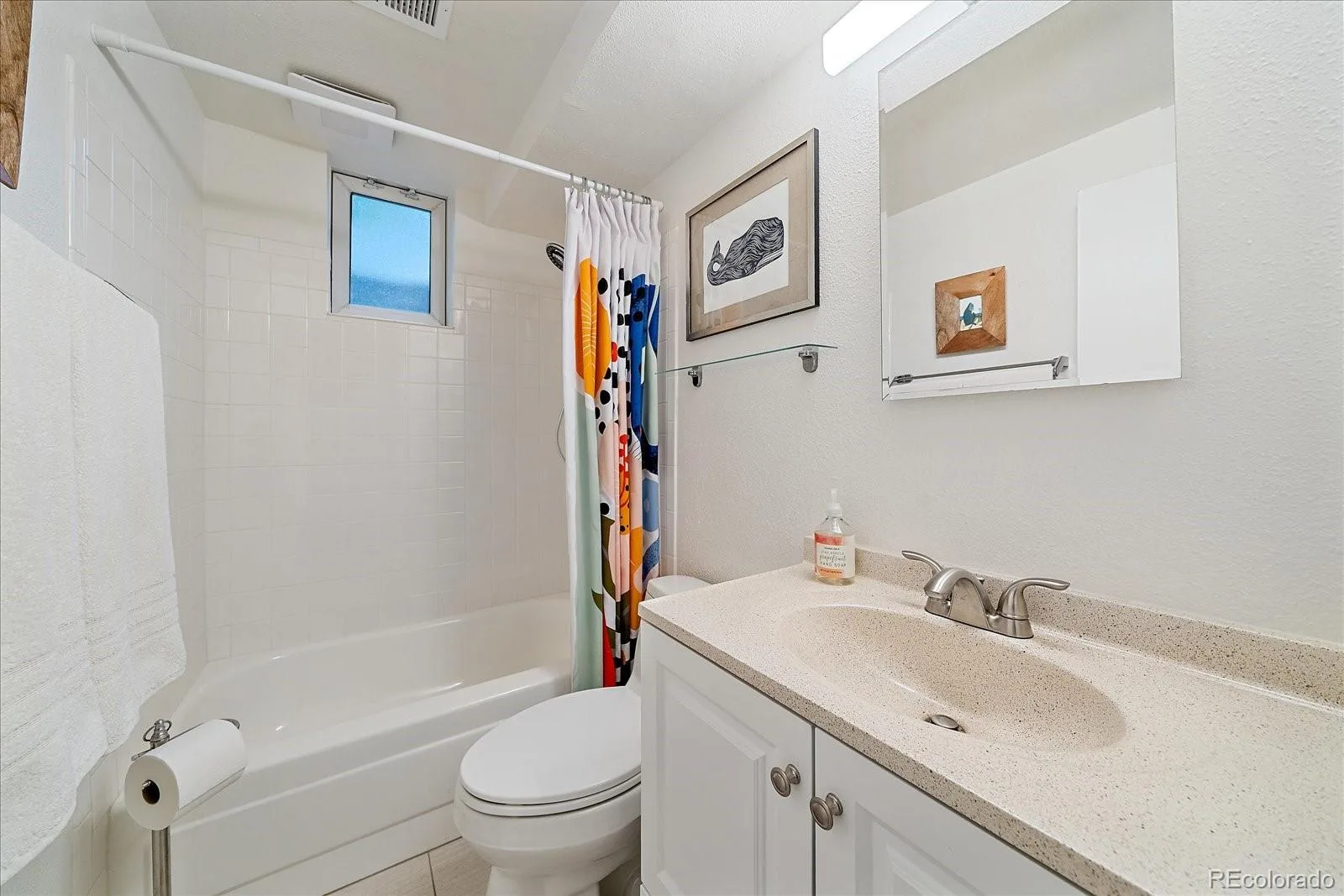 6046 S Valleyview Street Littleton CO 80120 | MLS #REC4231577 08262026210536 1600 22