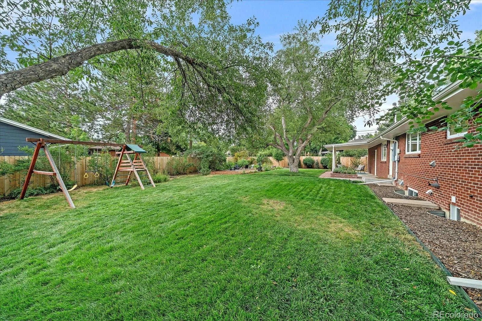 6046 S Valleyview Street Littleton CO 80120 | MLS #REC4231577 08262026210536 1600 30