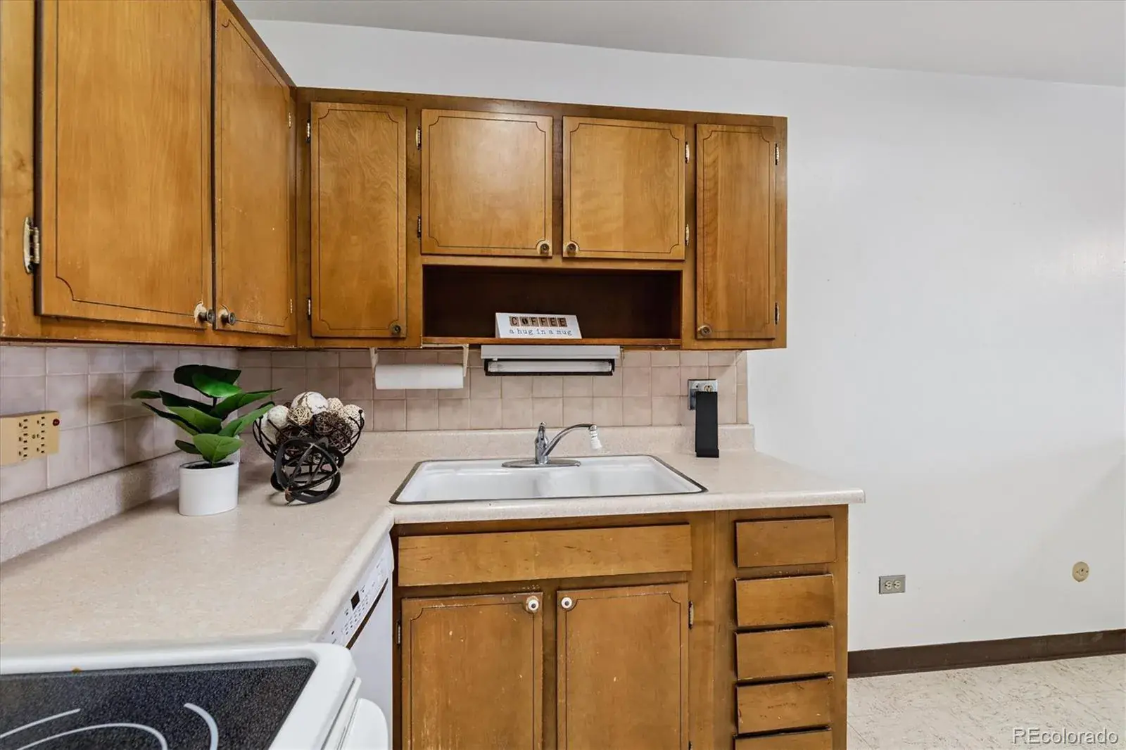 610 S Clinton Street #10B Denver CO 80247 MLS #REC4232368 02022026043434 1600 5