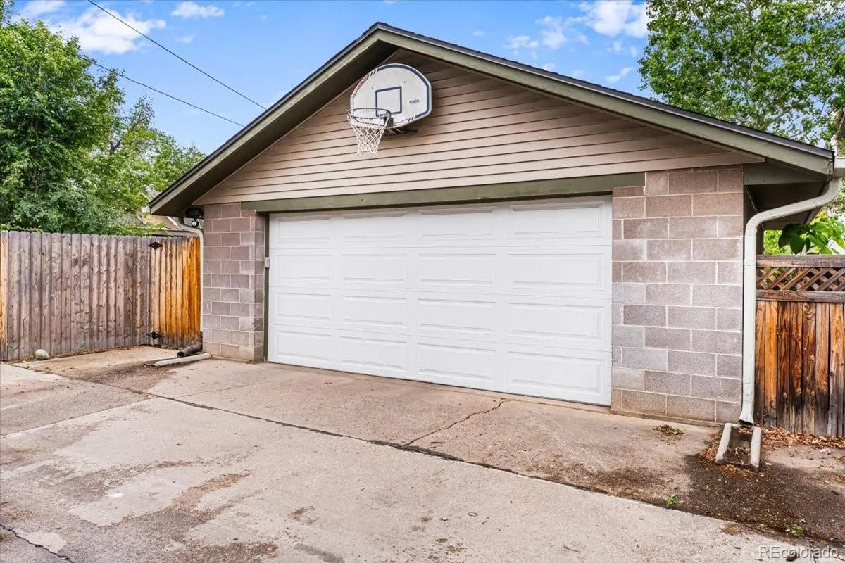 3838 Yates Street Denver CO 80212 MLS #REC4232428 05142026075218 1200 31