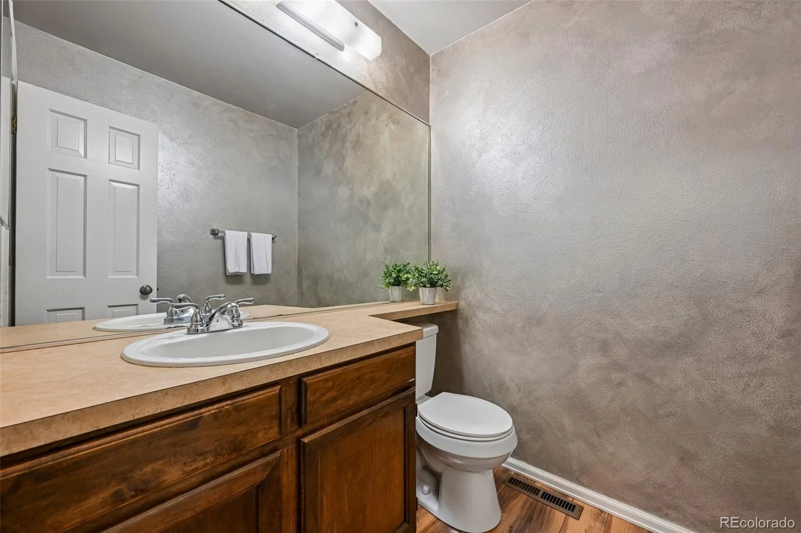 14095 E Radcliff Circle Aurora CO 80015 | MLS #REC4237418 08282026170835 1600 12