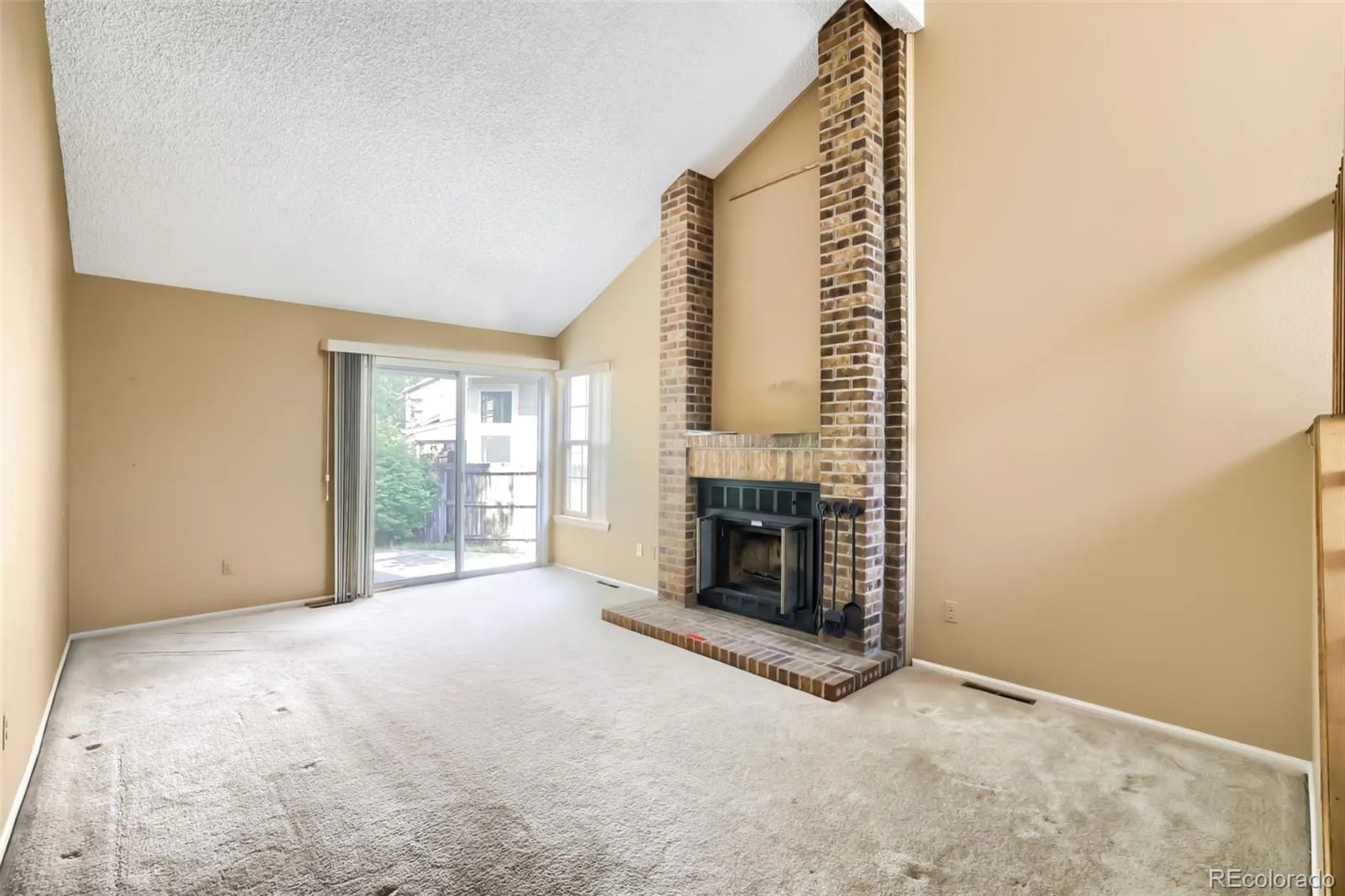 1575 S Trenton Court Denver CO 80231 | MLS #REC4238734 09152026180307 1600 2
