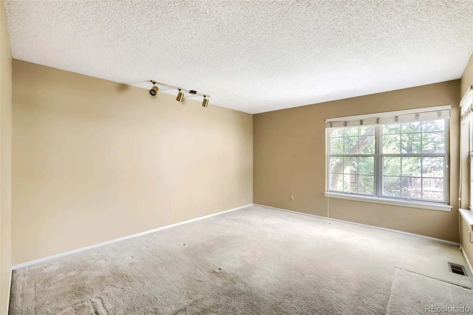 1575 S Trenton Court Denver CO 80231 | MLS #REC4238734 09152026180307 1600 8