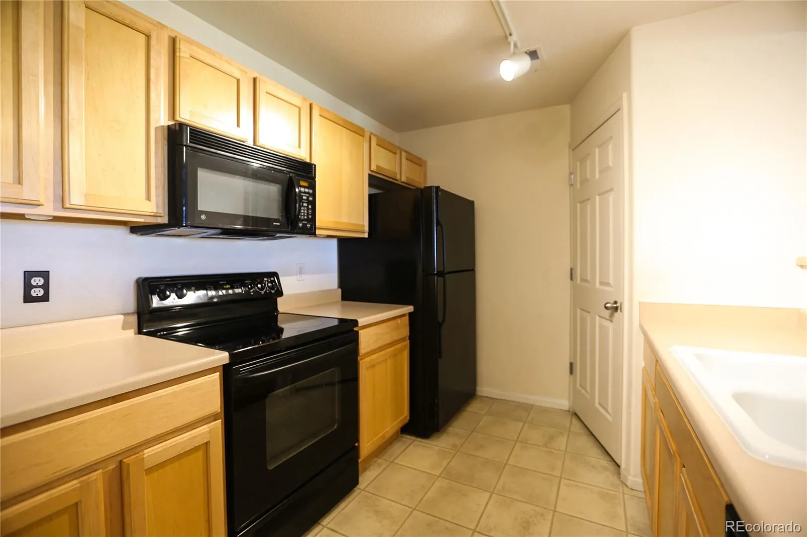5255 Memphis Street #921 Denver CO 80239 MLS #REC4238961 05142026234909 1600 10