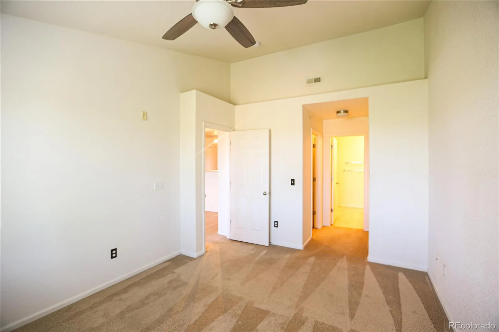 5255 Memphis Street #921 Denver CO 80239 MLS #REC4238961 05142026234909 1600 15