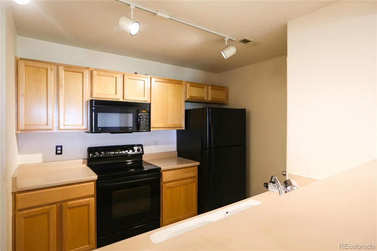5255 Memphis Street #921 Denver CO 80239 MLS #REC4238961 05142026234909 1600 7