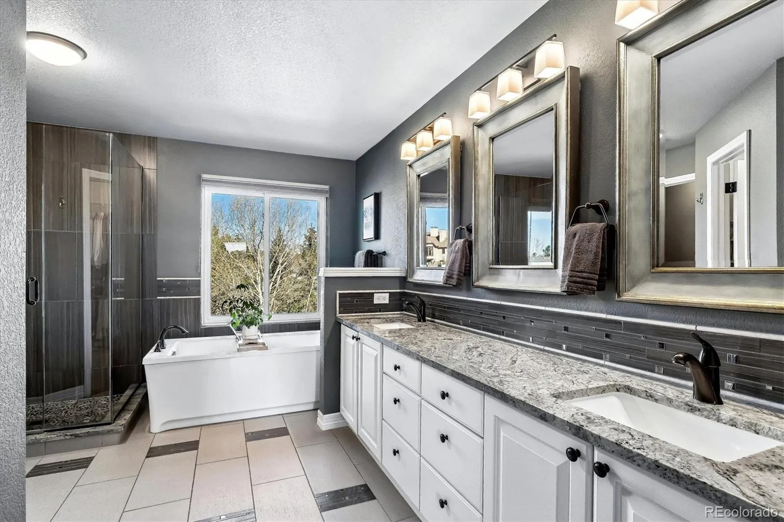 595 Leicester Lane Castle Pines CO 80108 MLS #REC4241057 04152026161211 1600 19