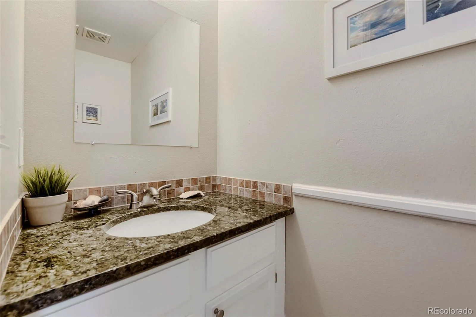 17335 E Rice Circle #B Aurora CO 80015 MLS #REC4242720 05132026151005 1600 24