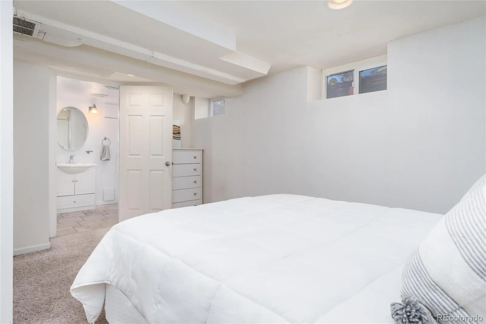 1690 S Marion Street Denver CO 80210 MLS #REC4242885 04242026165455 1600 32