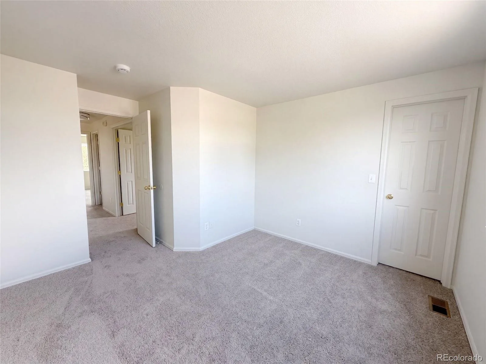 9537 Clayton Court Thornton CO 80229 | MLS #REC4247272 08282026140634 1600 14