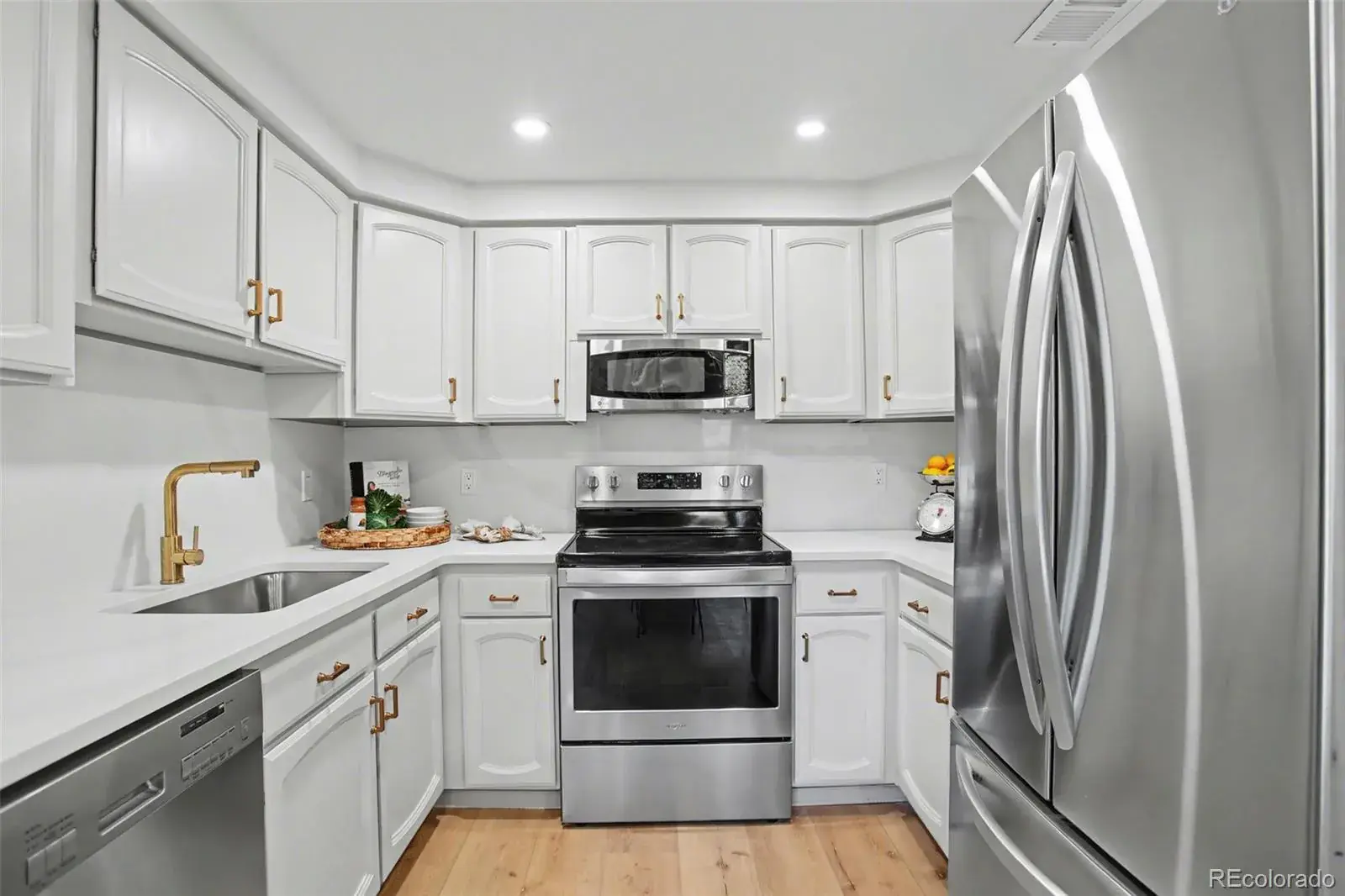 6473 S Havana Street #B Englewood CO 80111 MLS #REC4247329 02192026215130 1600 5