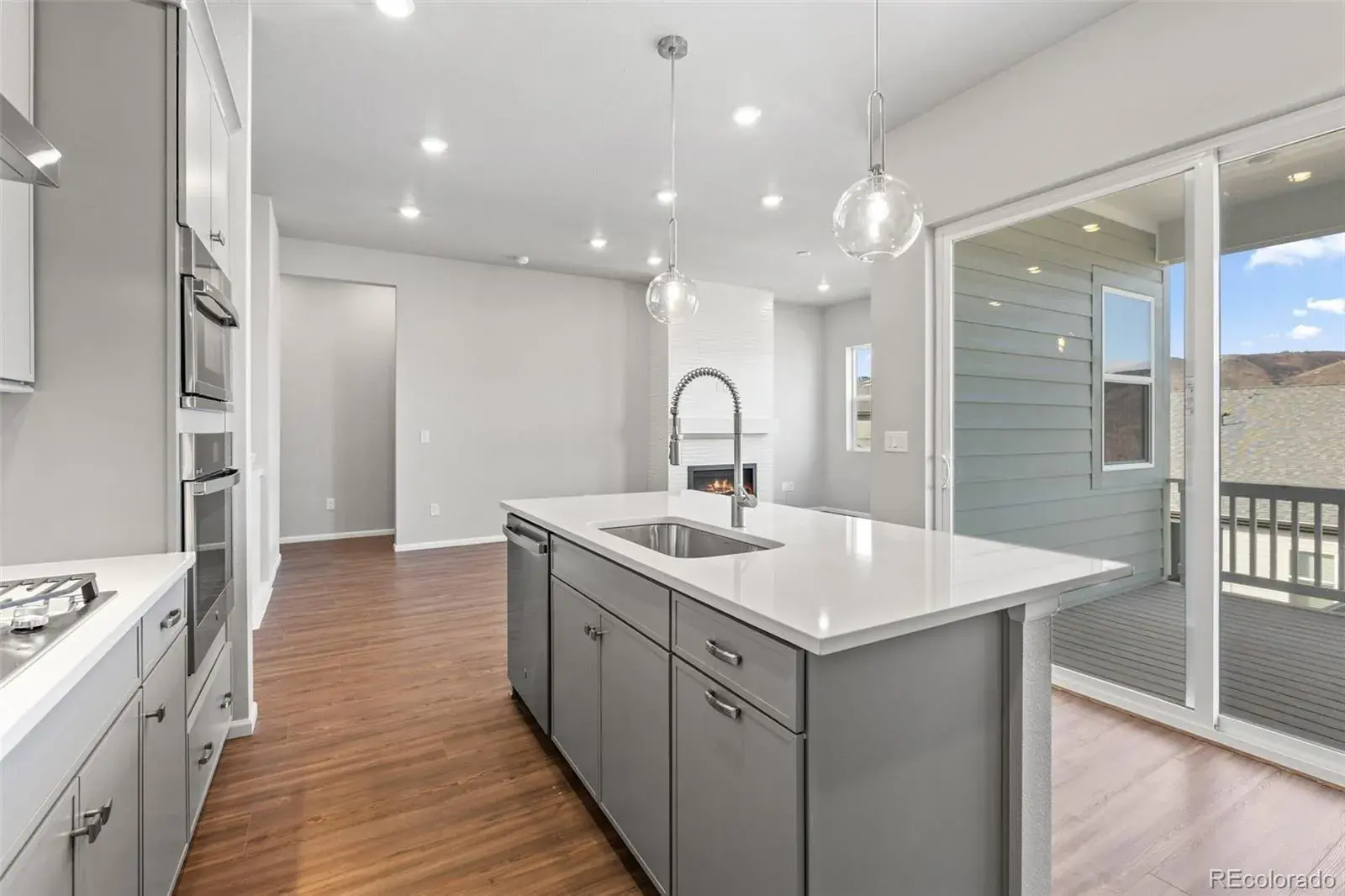 12192025003047 1600 16