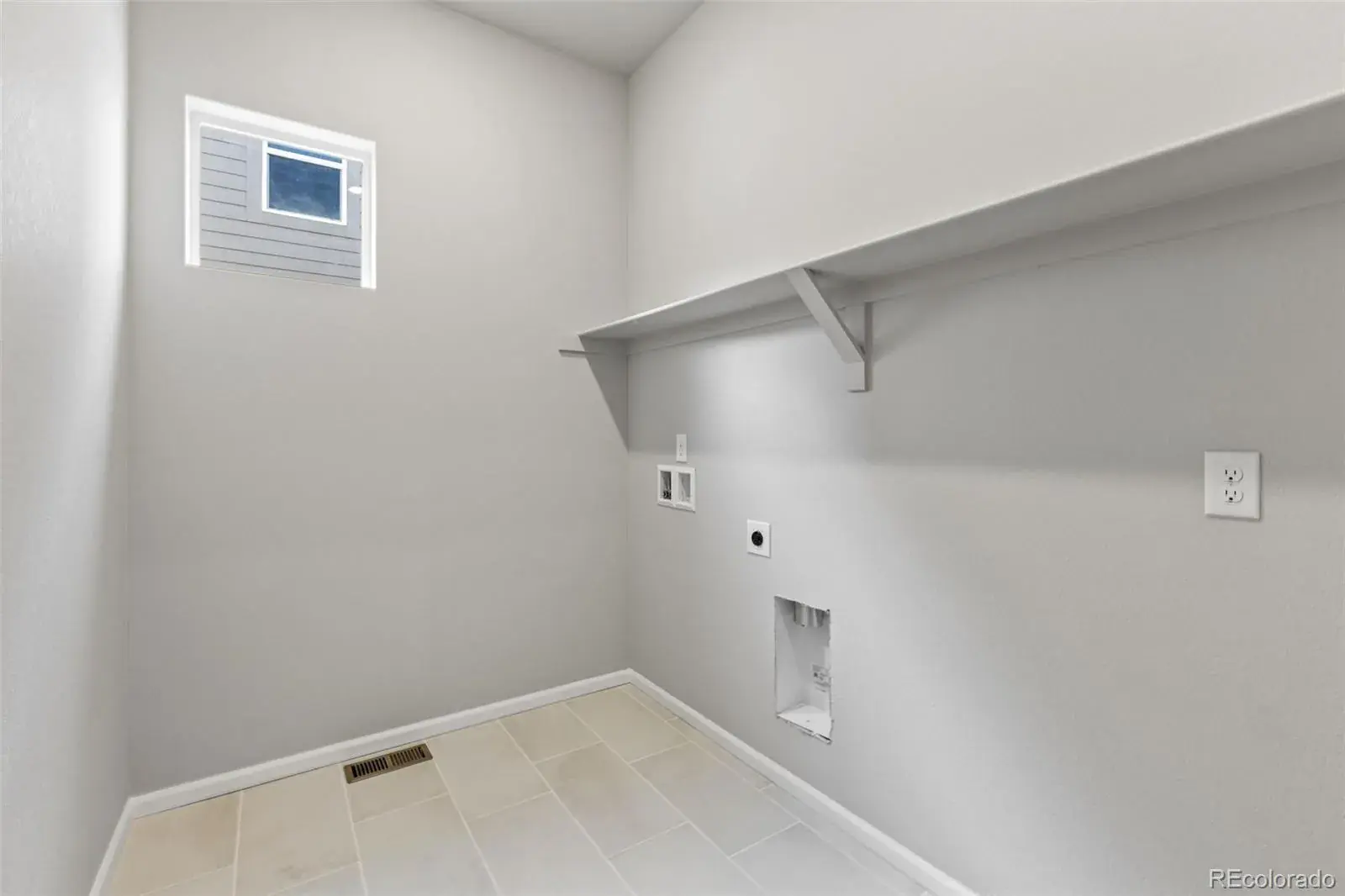 12192025003047 1600 31