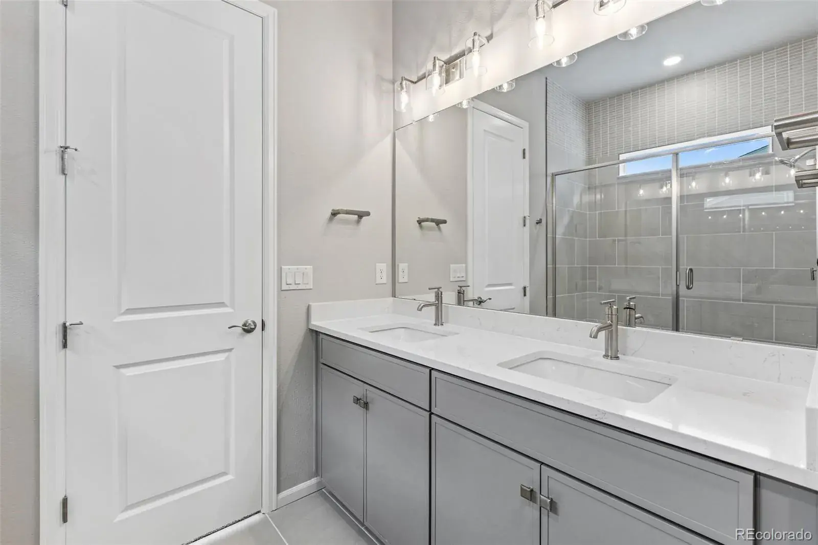 12192025003047 1600 40